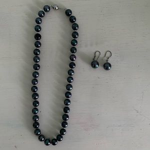 Black pearl colored necklace!